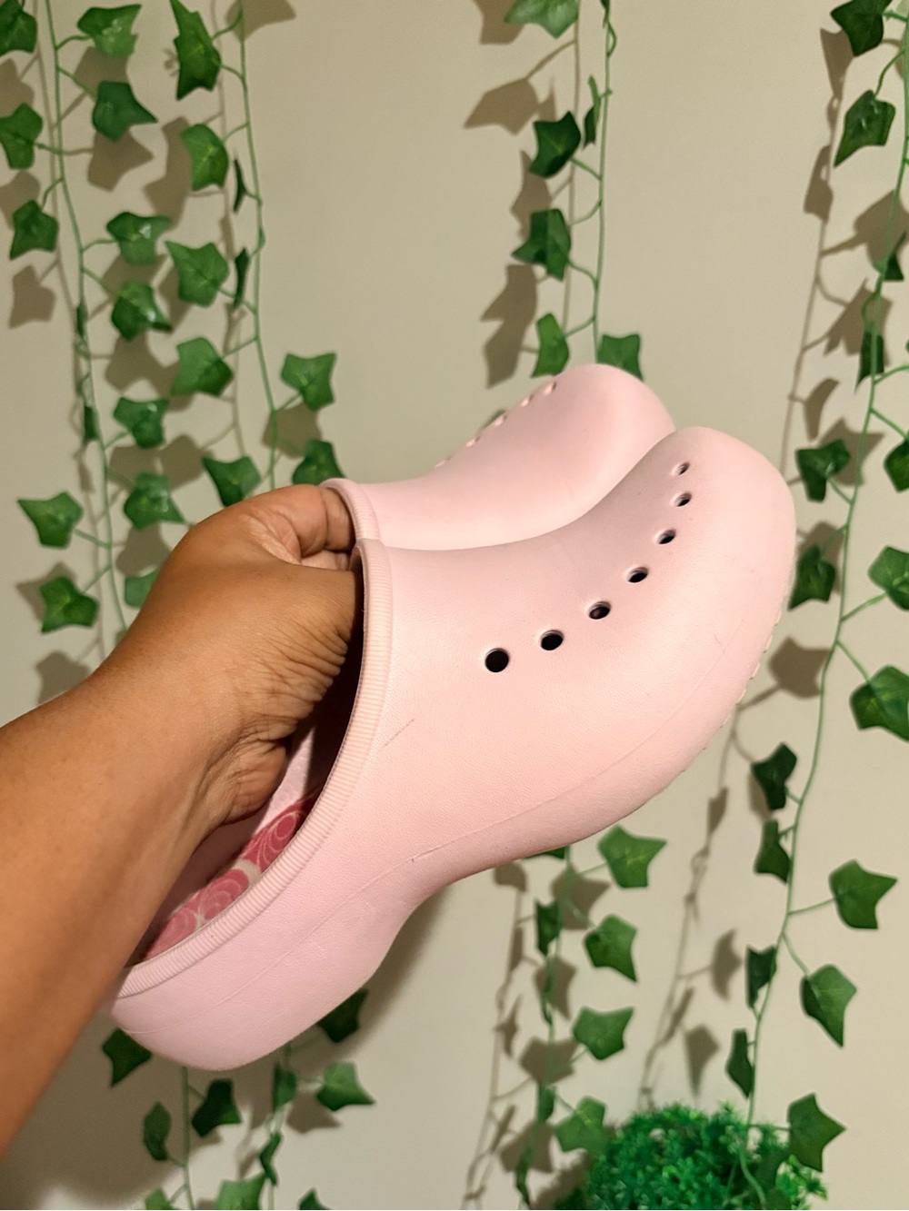 Crocs Freesail Clogs - Pastel Pink (Women's Size 7)